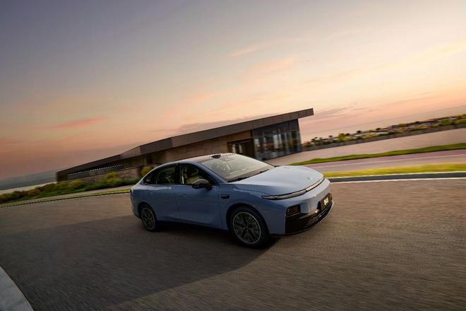 主流新答案 零跑B01 650激光雷达版仅售1198万(图2)