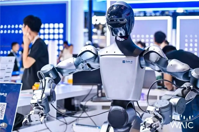 2025 WAIC观察：当传统产业遇上AI智能+带来智慧变身(图2)