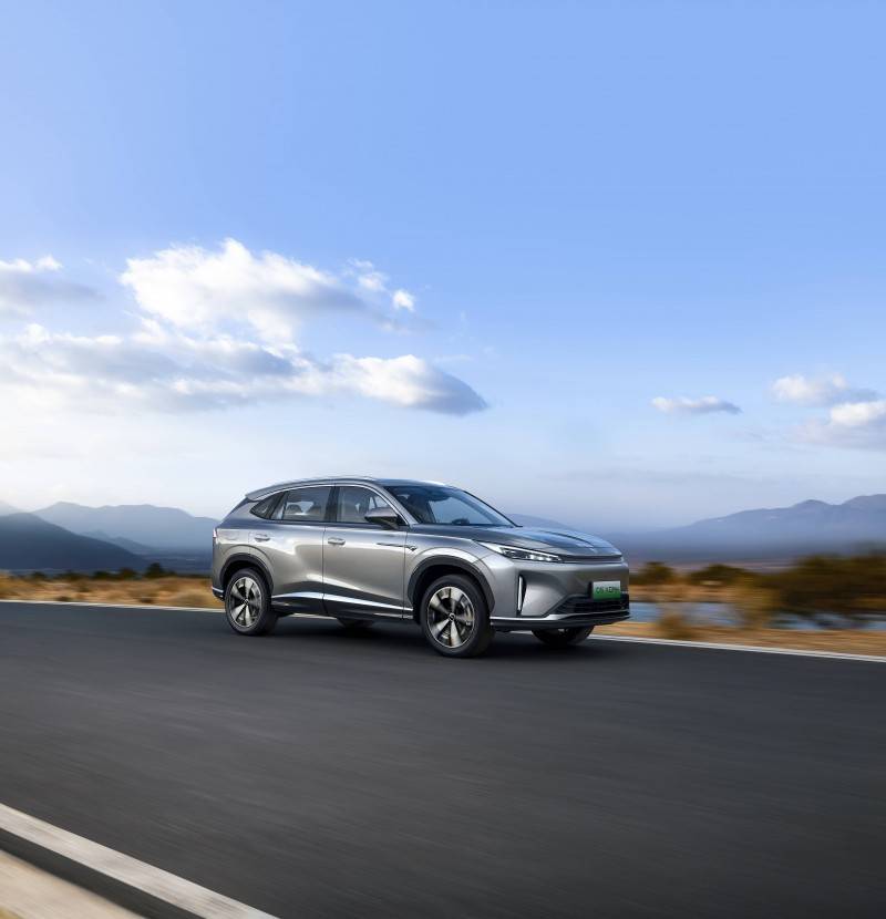 一年省8000油钱！混动SUV最优解空间智能安全样样能打(图2)