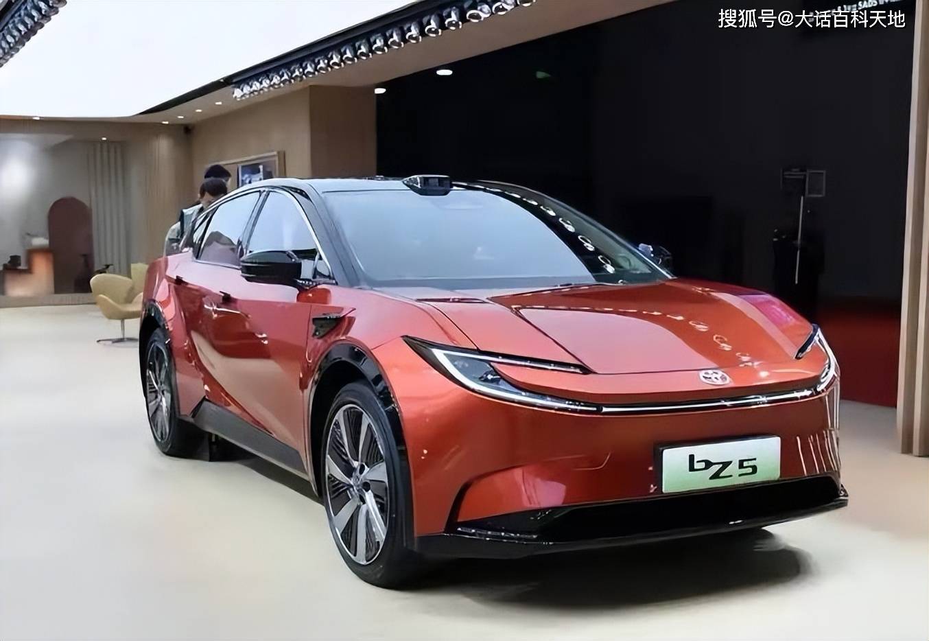 一汽丰田bZ5：承载全家人安心与幸福的移动空间！(图1)
