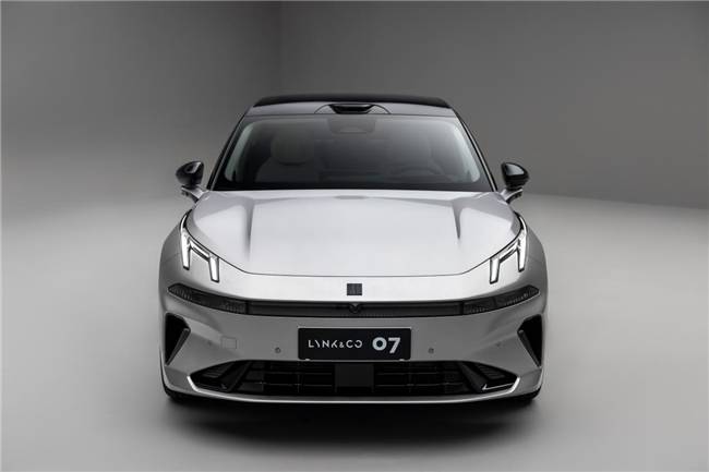 智能出行再升级全新领克07 EM-P引领中型新能源轿车科技风潮(图1)