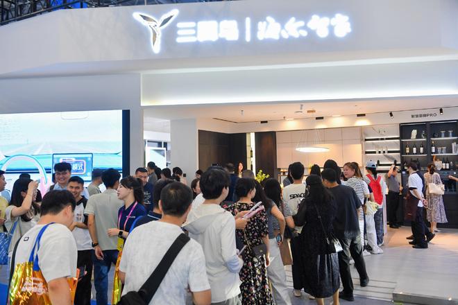 “人工智能+”：三翼鸟智博会展示8大AI场景(图2)