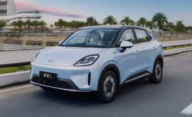 大空间+智能升级！五菱缤果S上市搅动6-8万级纯电小车市场！(图6)