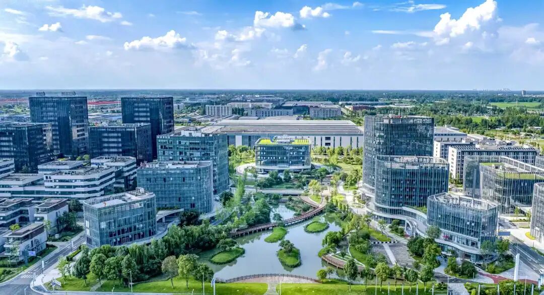 区域联动交出硬核答卷：一座空天新城的崛起密码(图1)