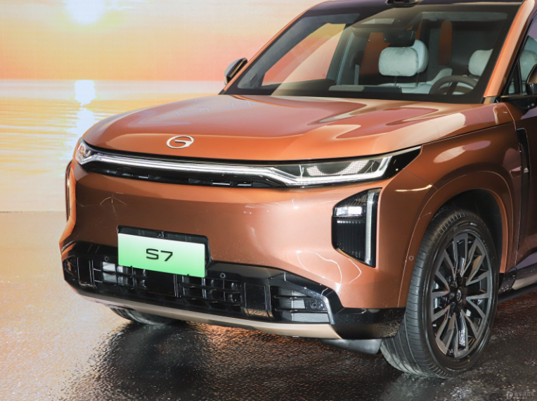 2025最新家庭用车推荐指南：空间、油耗、安全实测这几点选对不踩坑(图2)