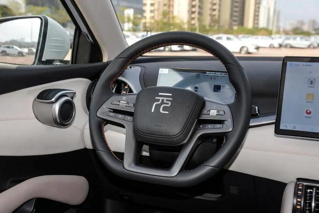 纯电SUV硬碰硬空间智能续航全面PK元PLUS和零跑B10你怎么选？(图7)