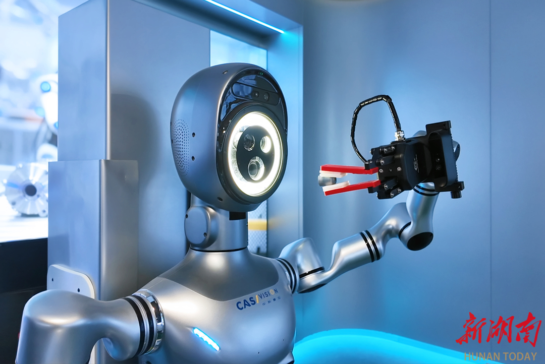 向新而行·湖南经济新动能丨长沙：千亿AI雄心助“工程机械之都”迈向“全球智城”(图1)