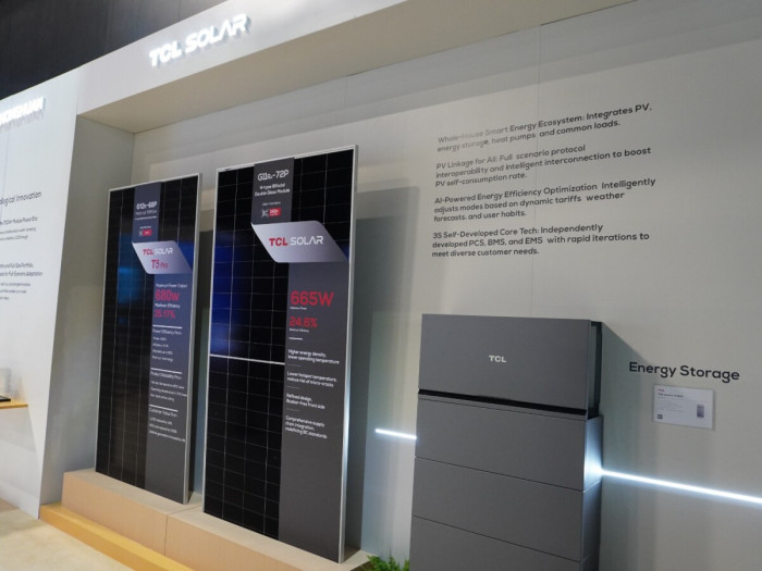 古尔曼：Siri和AI短板导致苹果智能家居产品计划再度被拖累(图1)